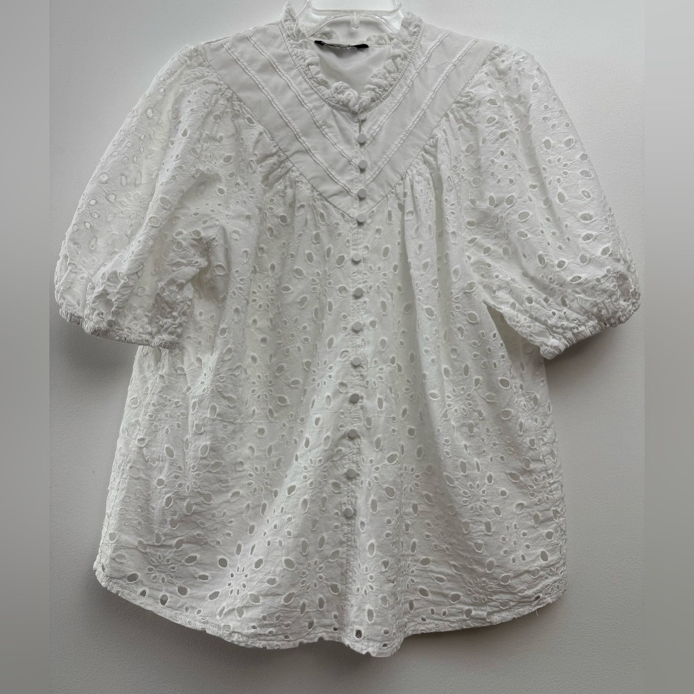 Pretty Garden White Eyelet Blouse with Puffed Sleeves Size Large